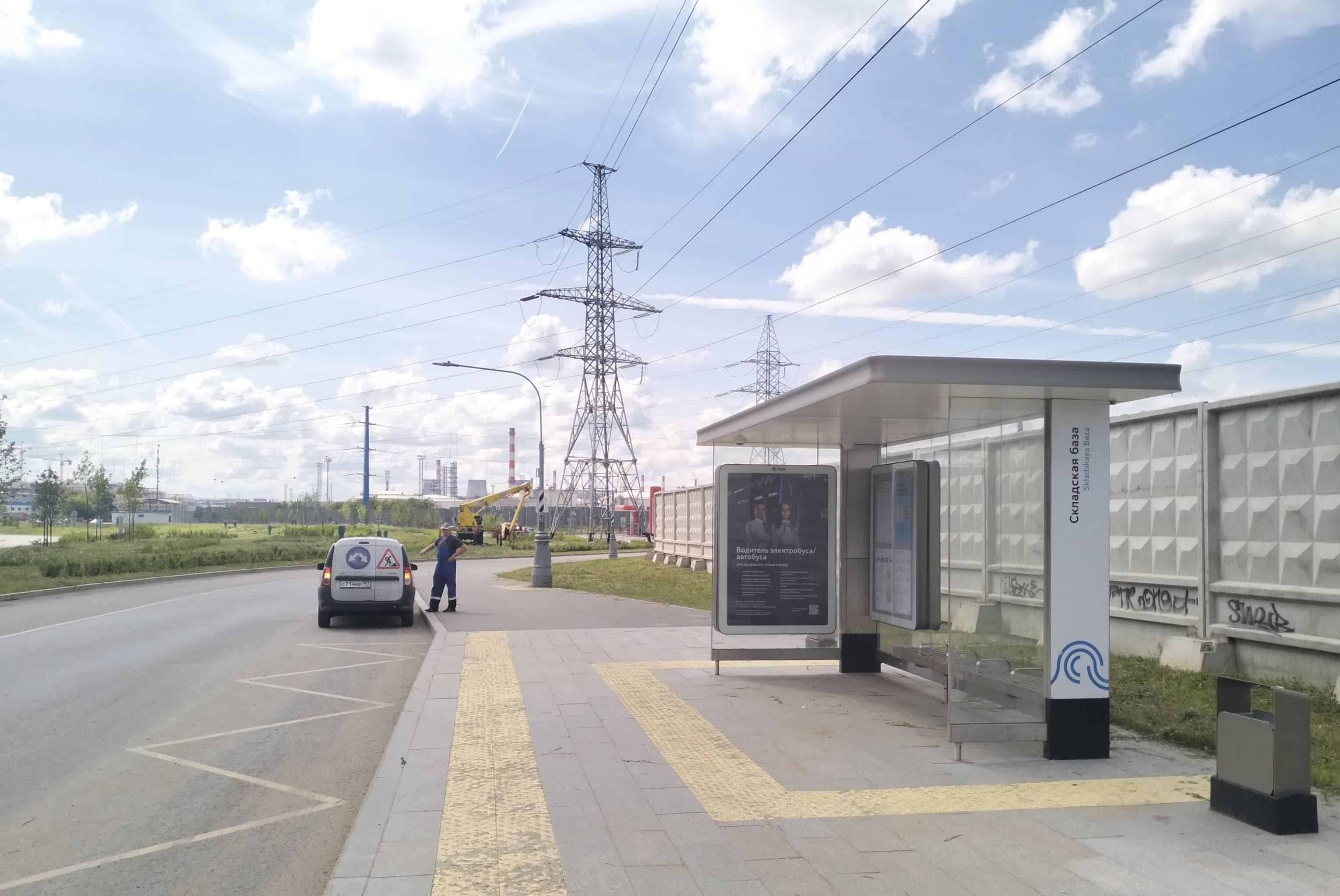 Чагинская ул. / ост. "Складская база" из центра, сторона А Москва. Чагинская ул. / ост. "Складская база" из центра, сторона А