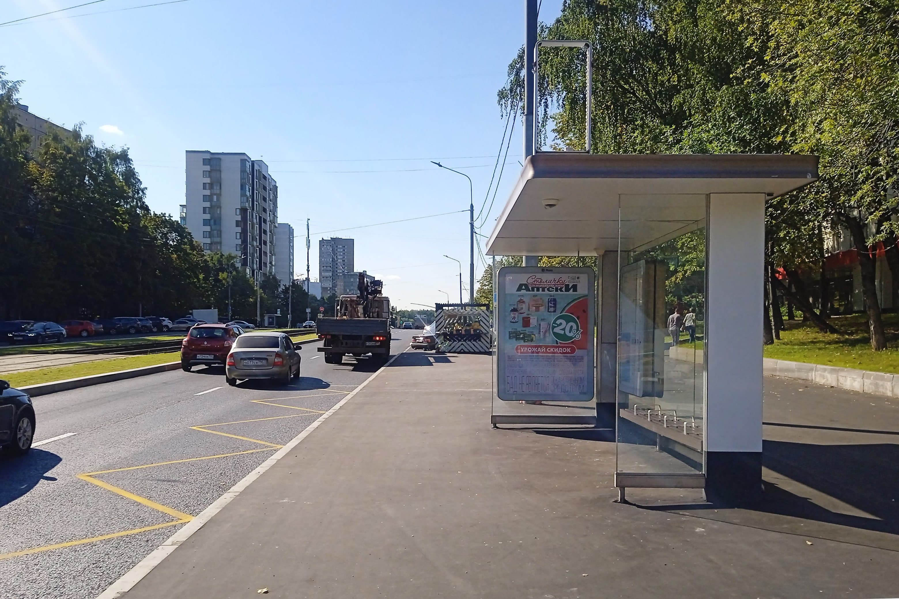 Чертановская улица, д.58 - ост. "Чертановская ул. 53" (из центра), сторона А Москва. Чертановская улица, д.58 - ост. "Чертановская ул. 53" (из центра), сторона А