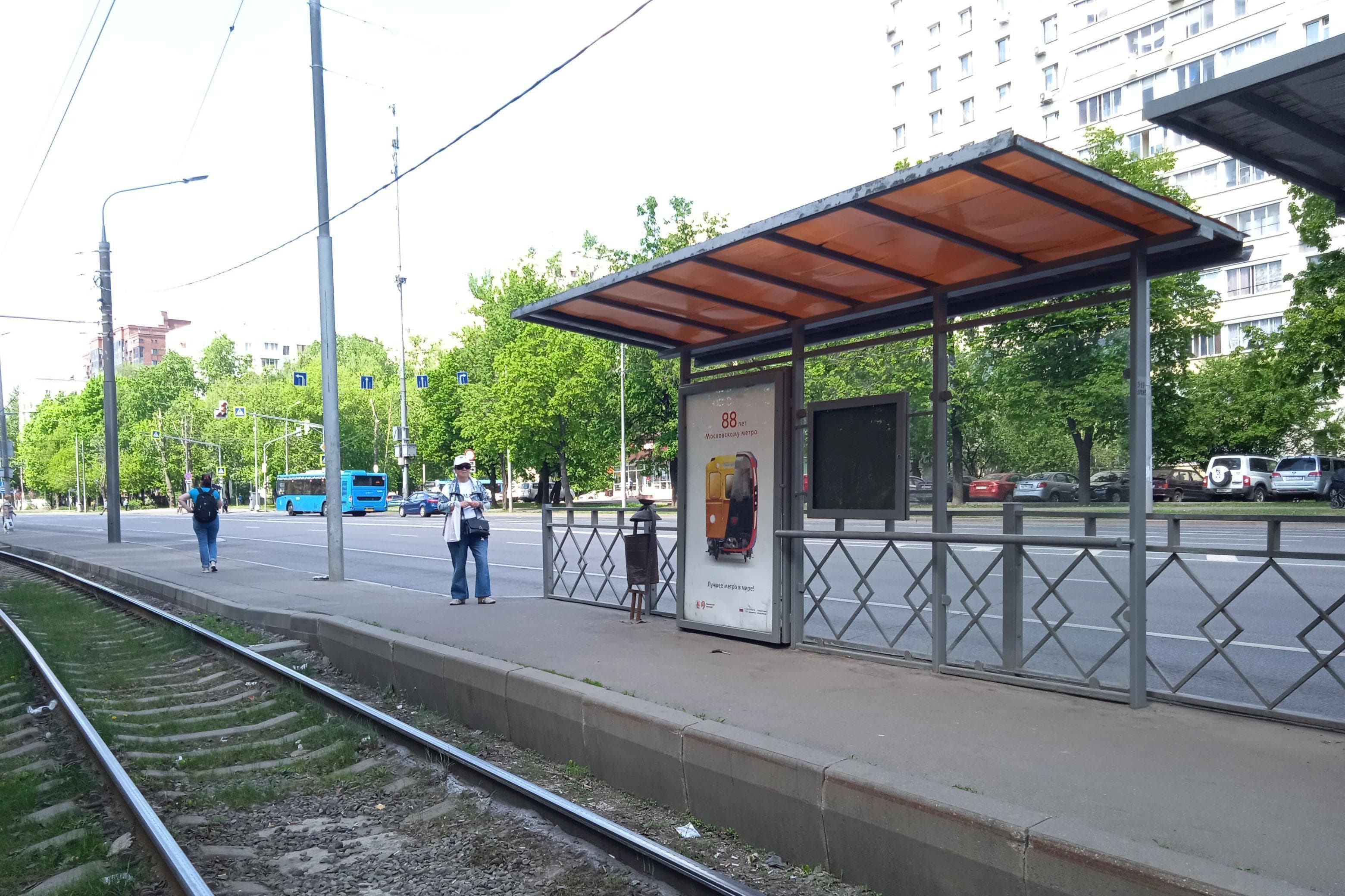 Дежнева проезд, д.3 (напротив) - ост. "Шокальского проезд" (из центра) поз.2, сторона А Москва. Дежнева проезд, д.3 (напротив) - ост. "Шокальского проезд" (из центра) поз.2, сторона А