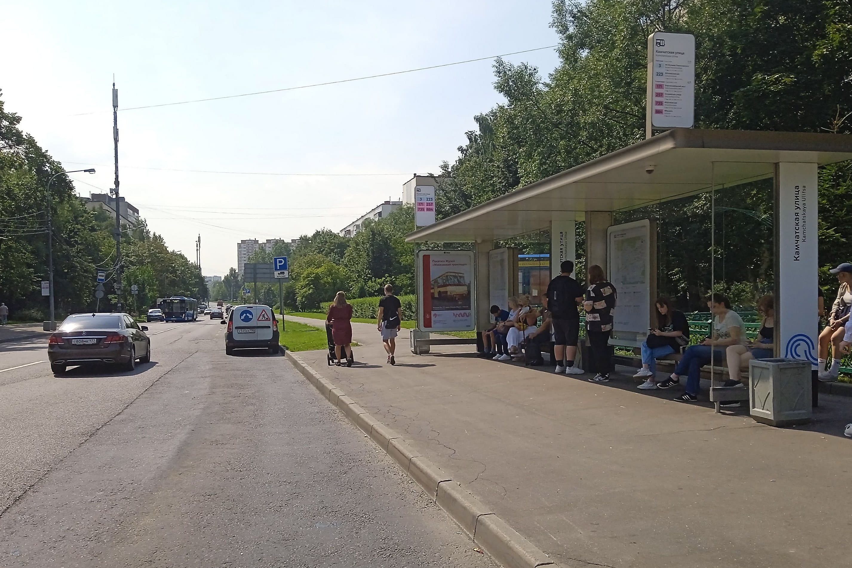 Хабаровская ул. 23к1 - ост. "Камчатская улица", сторона А Москва. Хабаровская ул. 23к1 - ост. "Камчатская улица", сторона А