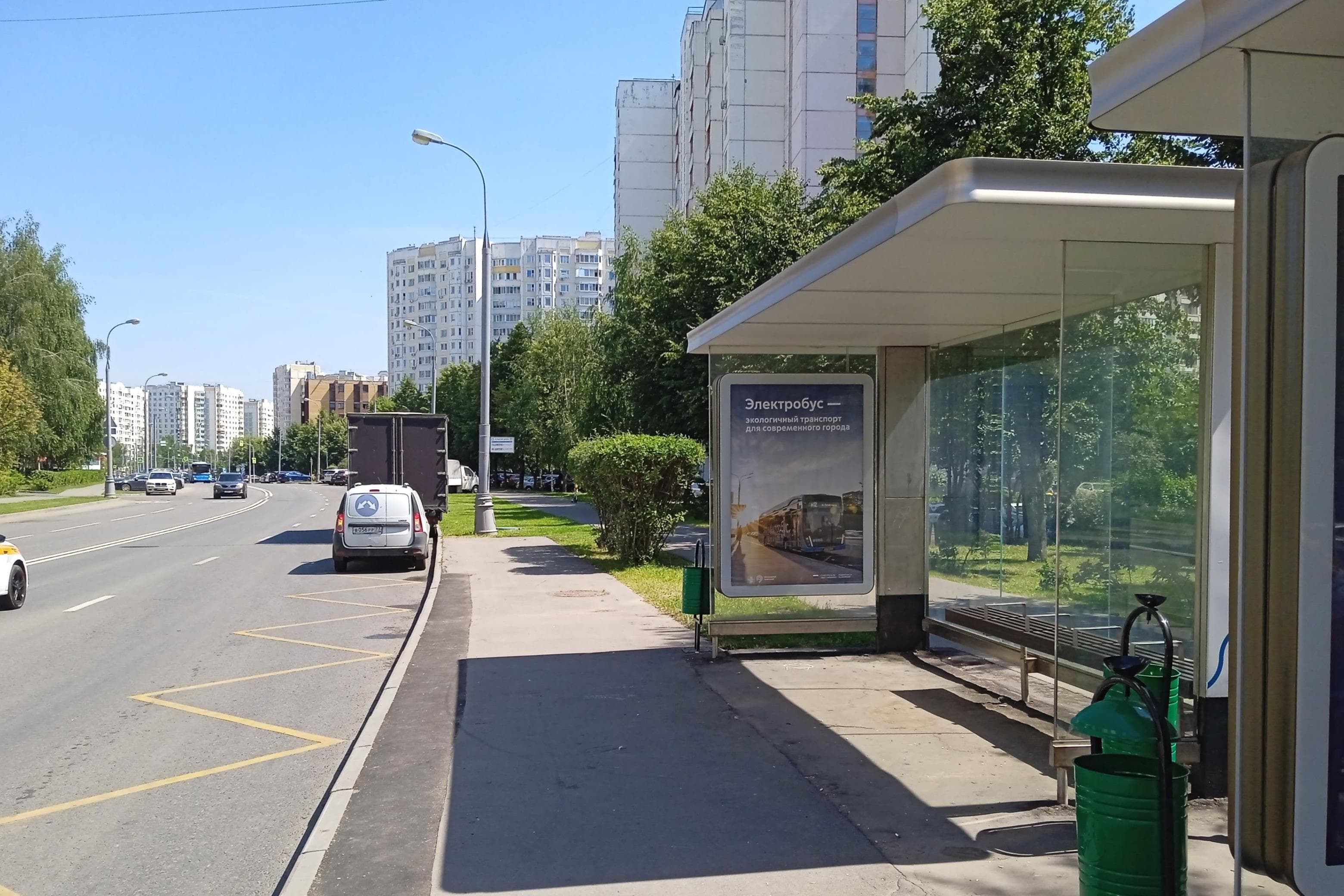 Лазарева Адмирала ул. 41 - ост. "Петровский дворик", поз. 2, сторона А Москва. Лазарева Адмирала ул. 41 - ост. "Петровский дворик", поз. 2, сторона А