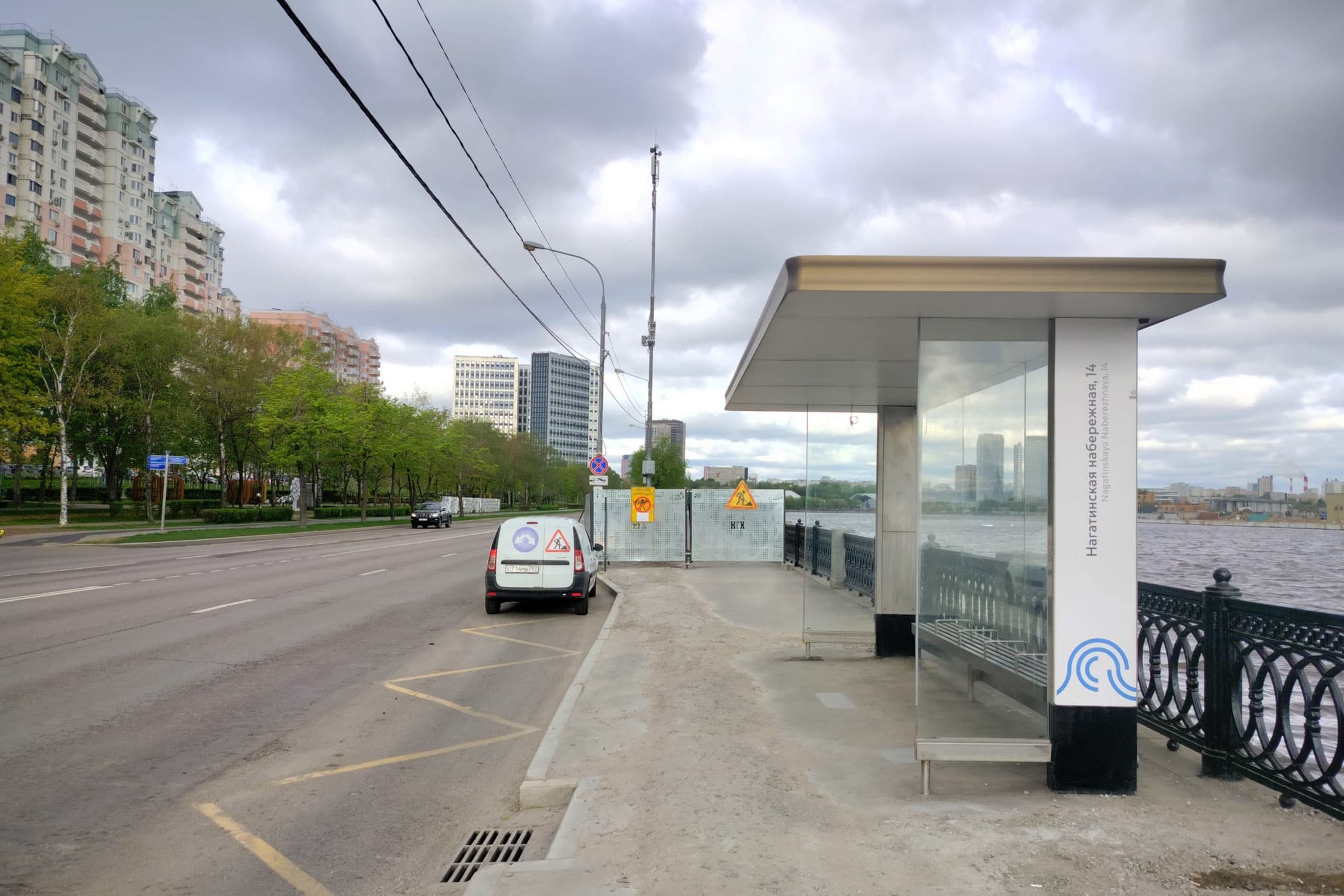 Нагатинская набережная, д.14, к.3 (напротив) - ост. "Нагатинская набережная, 16" (в центр), сторона А Москва. Нагатинская набережная, д.14, к.3 (напротив) - ост. "Нагатинская набережная, 16" (в центр), сторона А