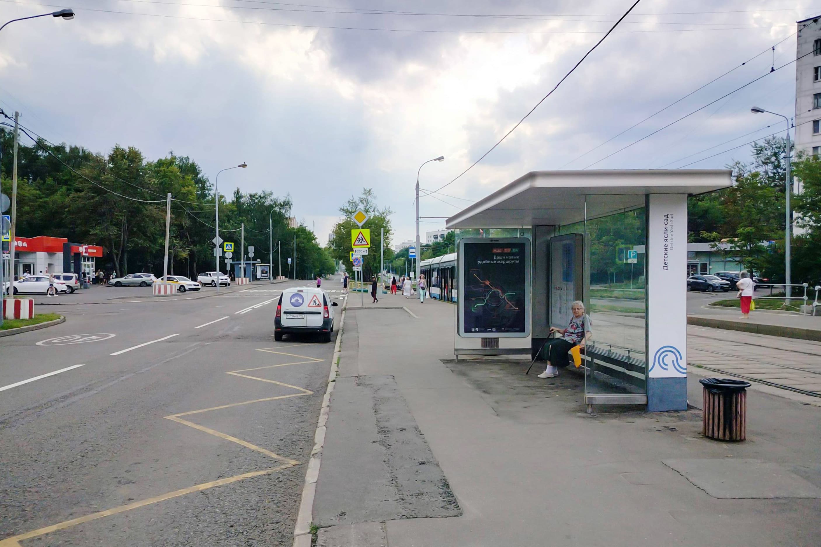 Открытое шоссе, д.25, к.1 - ост. "Детские ясли-сад" (в центр), сторона А Москва. Открытое шоссе, д.25, к.1 - ост. "Детские ясли-сад" (в центр), сторона А