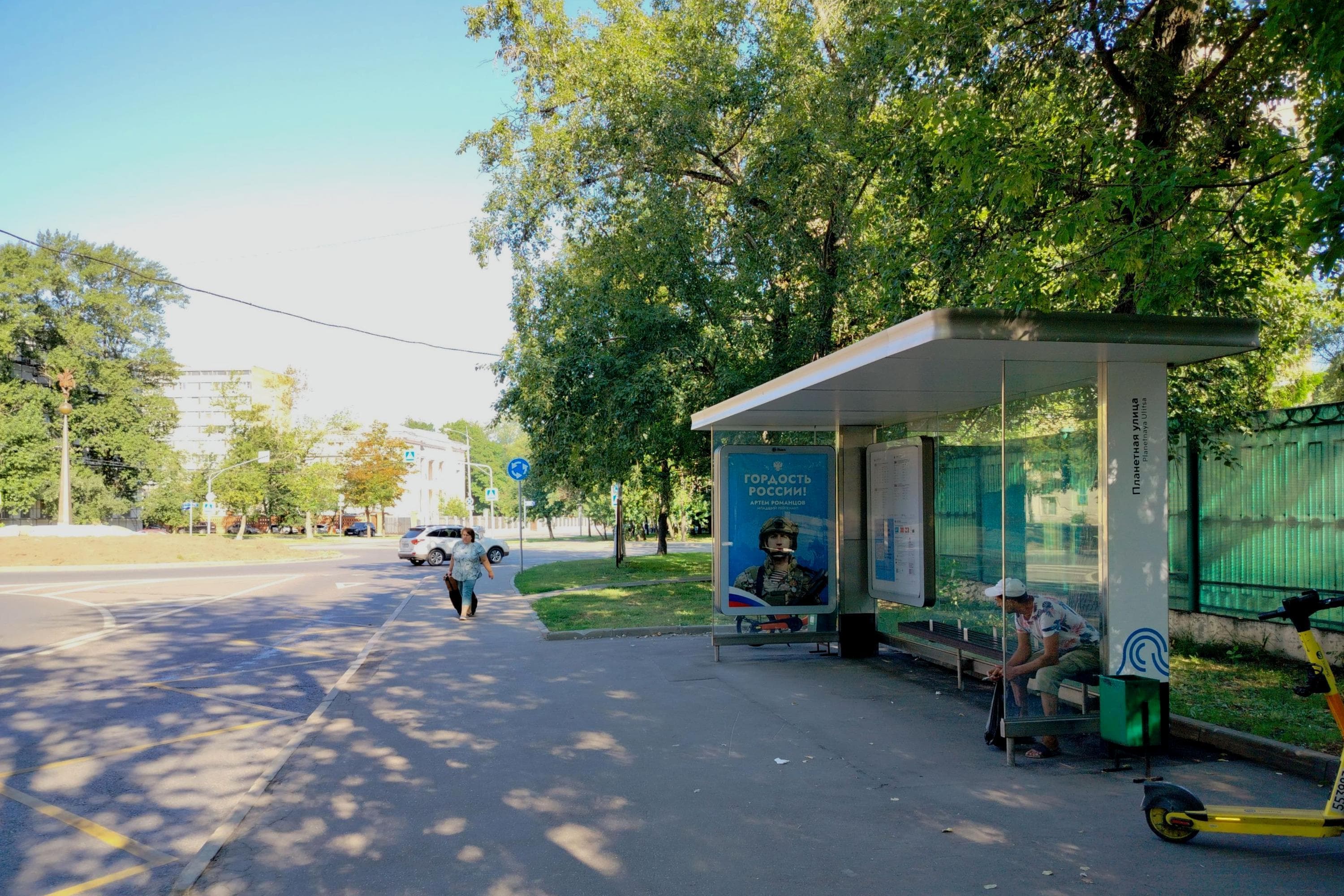 Петровско-Разумовская аллея, д.24 - ост. "Планетная улица" (из центра), сторона А Москва. Петровско-Разумовская аллея, д.24 - ост. "Планетная улица" (из центра), сторона А
