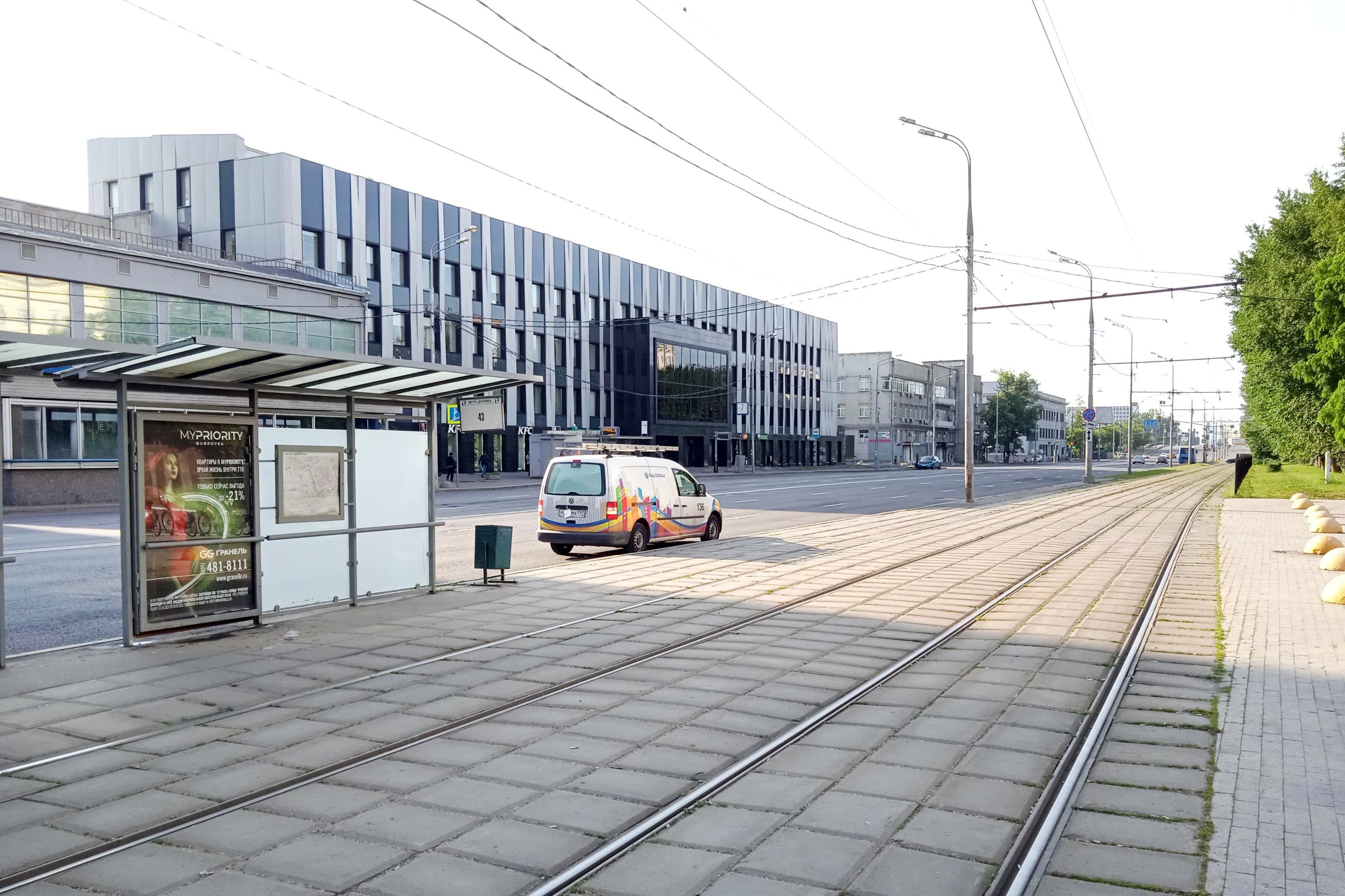Шарикоподшипниковская улица, д.13, стр.2 - ост. "метро "Дубровка" (в центр) поз.2, сторона А Москва. Шарикоподшипниковская улица, д.13, стр.2 - ост. "метро "Дубровка" (в центр) поз.2, сторона А