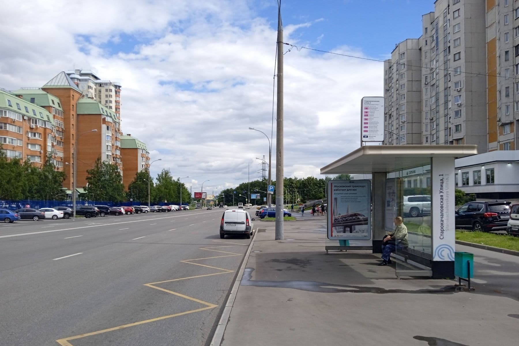 Старокачаловская улица, д.1к2 - ост. "Старокачаловская улица, 1" (в центр), сторона А Москва. Старокачаловская улица, д.1к2 - ост. "Старокачаловская улица, 1" (в центр), сторона А