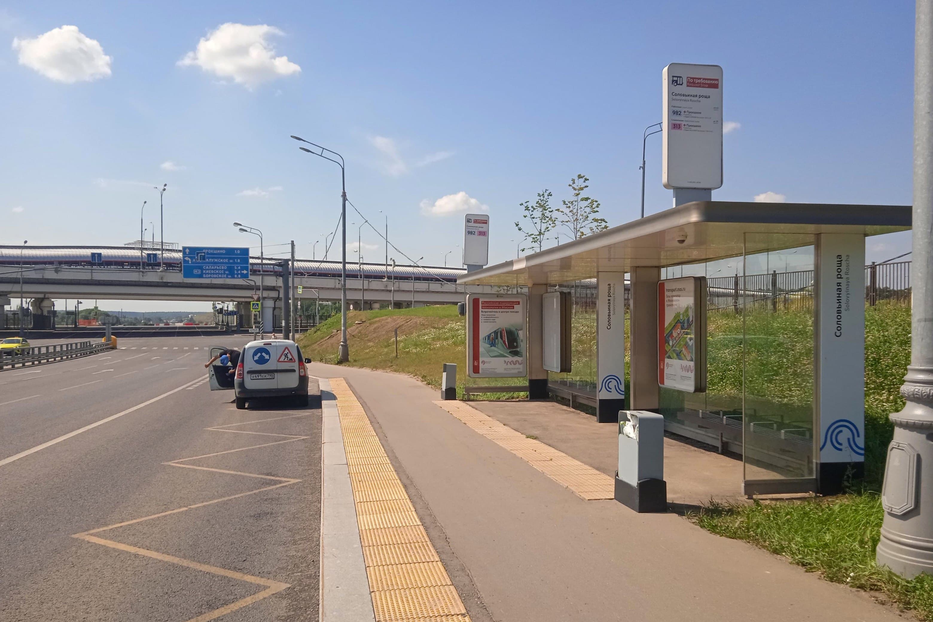 ТиНАО, пос. Сосенское, Новомихайловское ш., квартал 35 - ост. "Соловьиная роща", сторона А Москва. ТиНАО, пос. Сосенское, Новомихайловское ш., квартал 35 - ост. "Соловьиная роща", сторона А