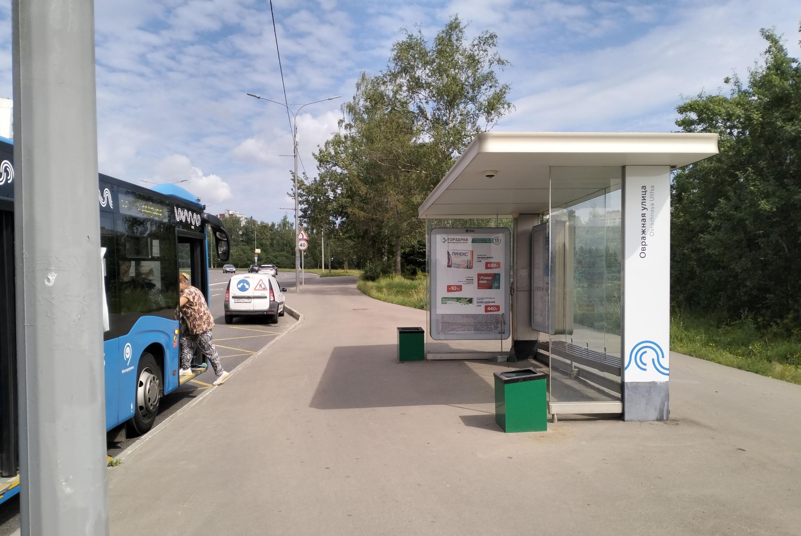 Зеленоград, Летчицы Тарасовой ул., к2044, н-в- ост. "Овражная ул.", сторона А Москва. Зеленоград, Летчицы Тарасовой ул., к2044, н-в- ост. "Овражная ул.", сторона А