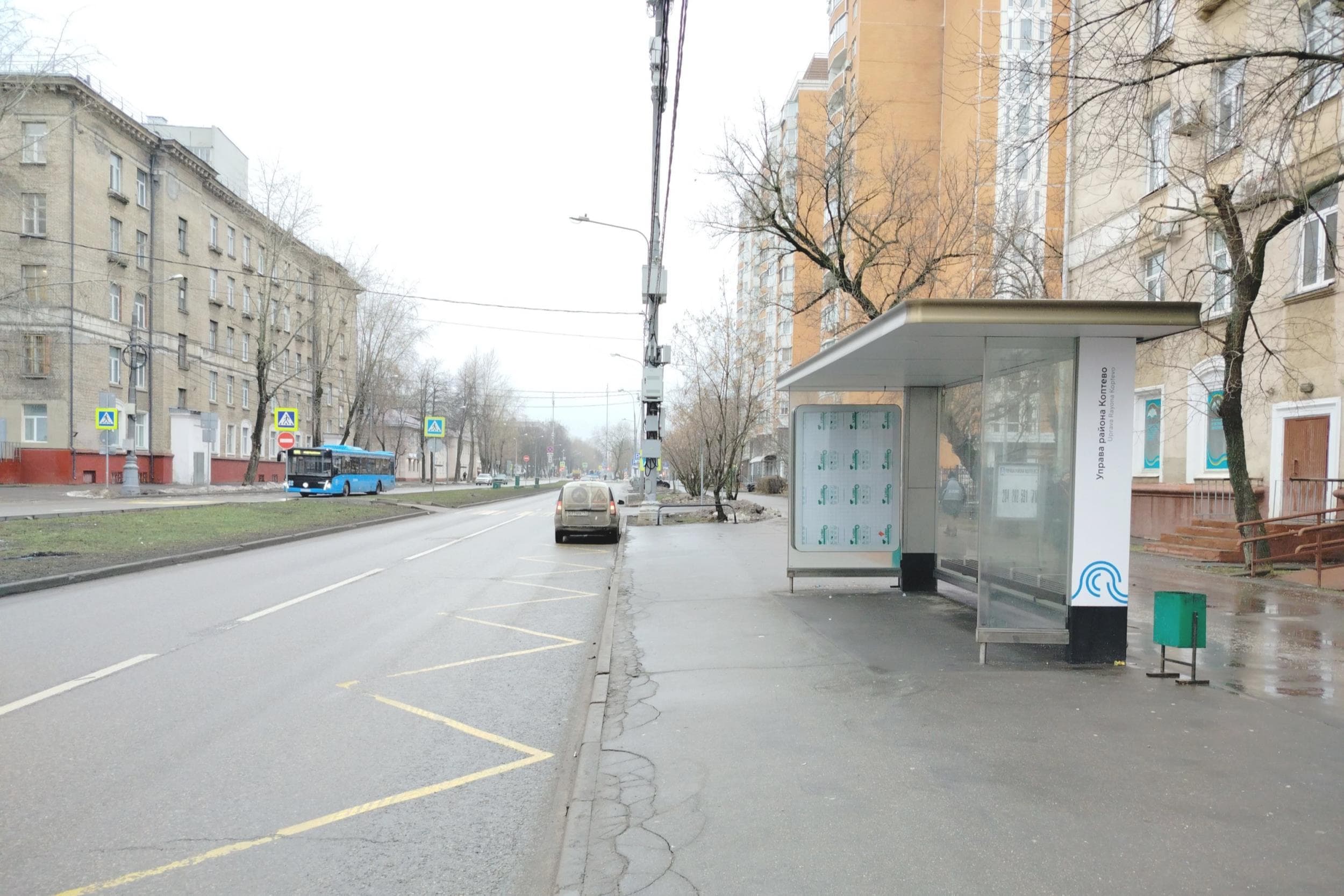 Зои и Александра Космодемьянских улица, д.31 - ост. "Районнная управа Коптево" (в центр), сторона А Москва. Зои и Александра Космодемьянских улица, д.31 - ост. "Районнная управа Коптево" (в центр), сторона А