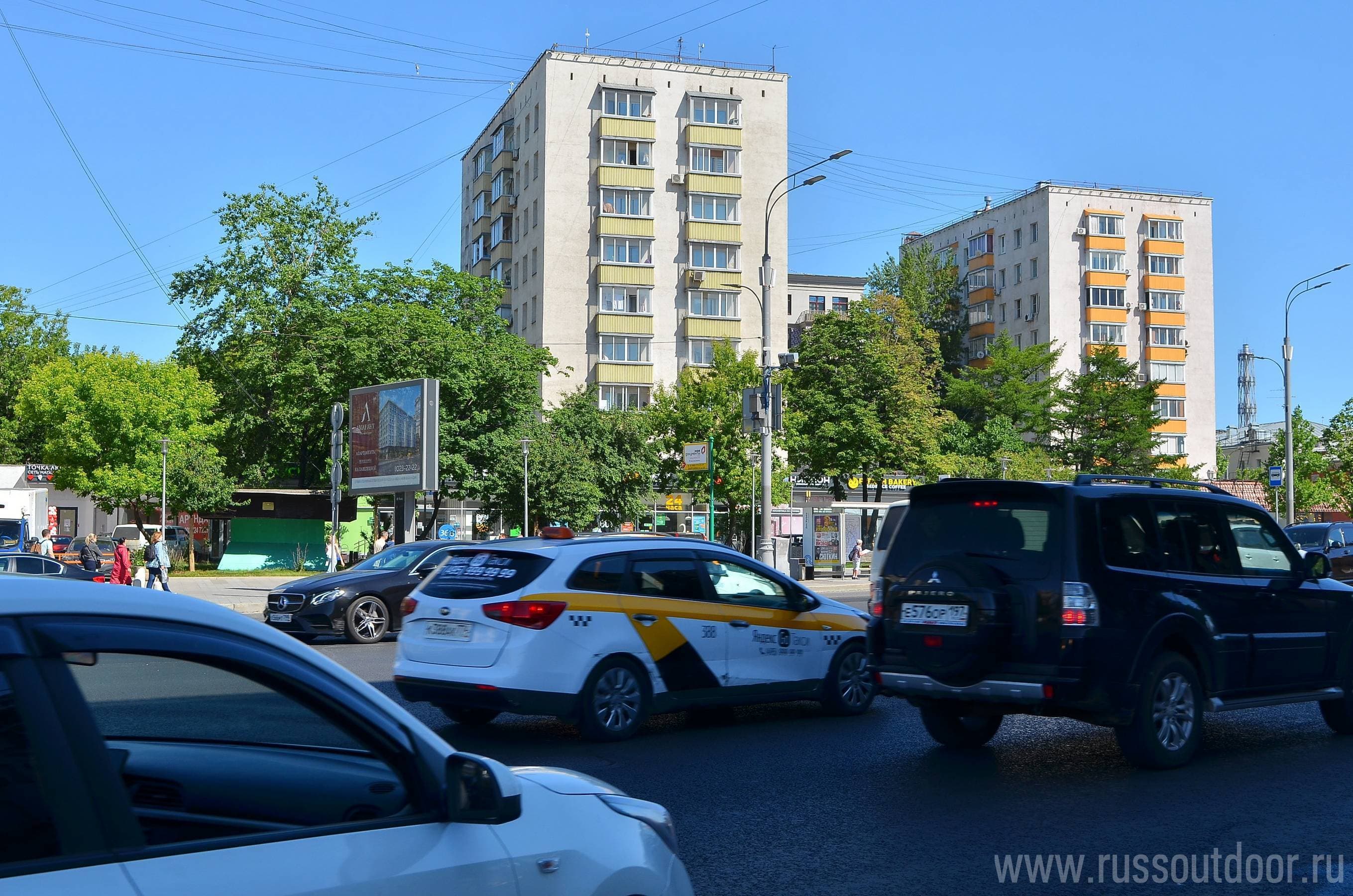 shit 3x6 Реклама 2.7x3.7 по адресу Зацепский Вал ул. 6/13с1, внутренняя стор. Садового (статика), (светофор)