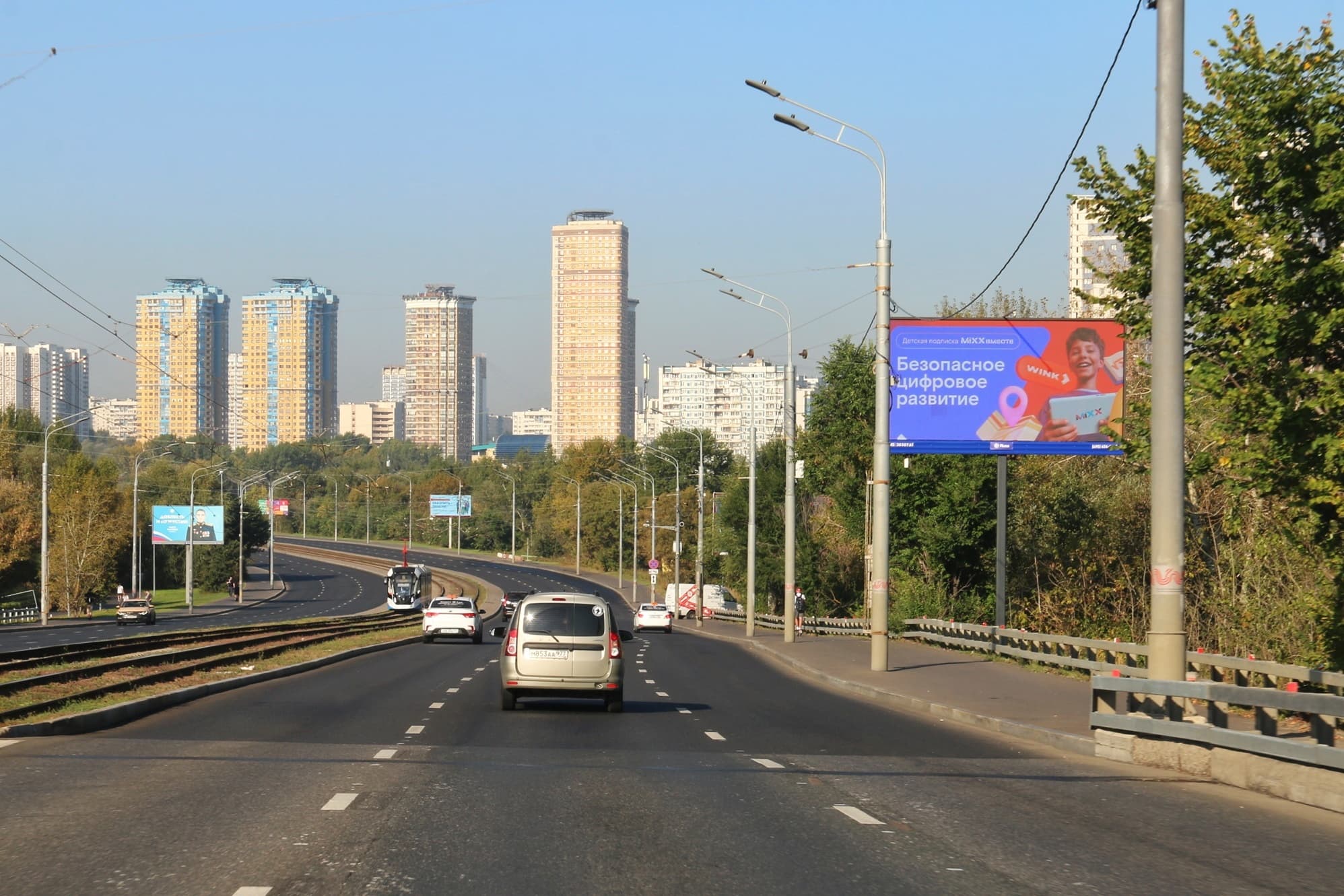 Строгинское шоссе, четная сторона, 850 м до Х с аллеей Дорога Жизни, сторона А1 Москва. Строгинское шоссе, четная сторона, 850 м до Х с аллеей Дорога Жизни, сторона А1