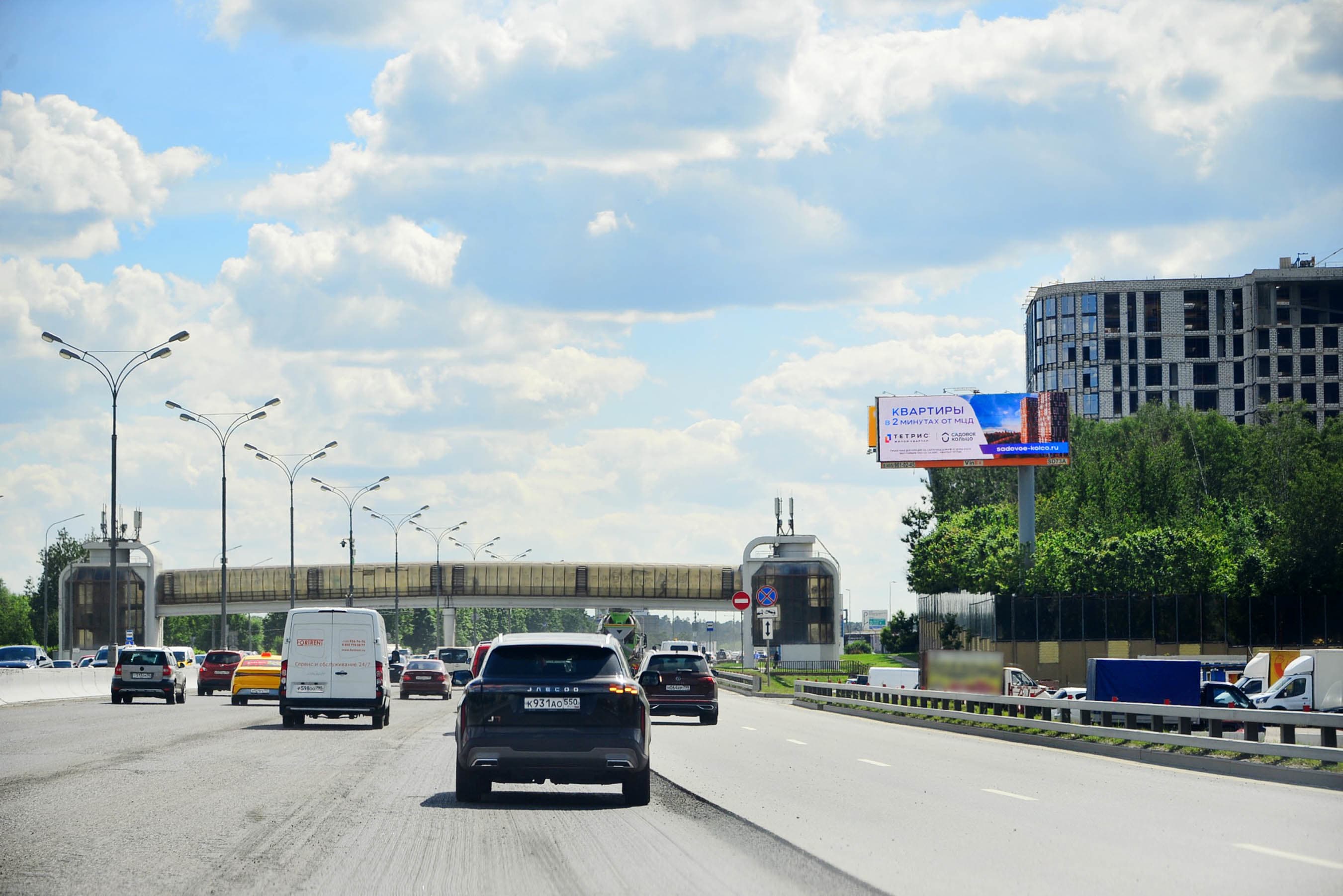 shit 3x6 Реклама big по адресу МКАД, 65-ый км, 1,3 км до развязки с Новорижским шоссе, ТЦ "СтройДом", внешняя сторона, №SD73A