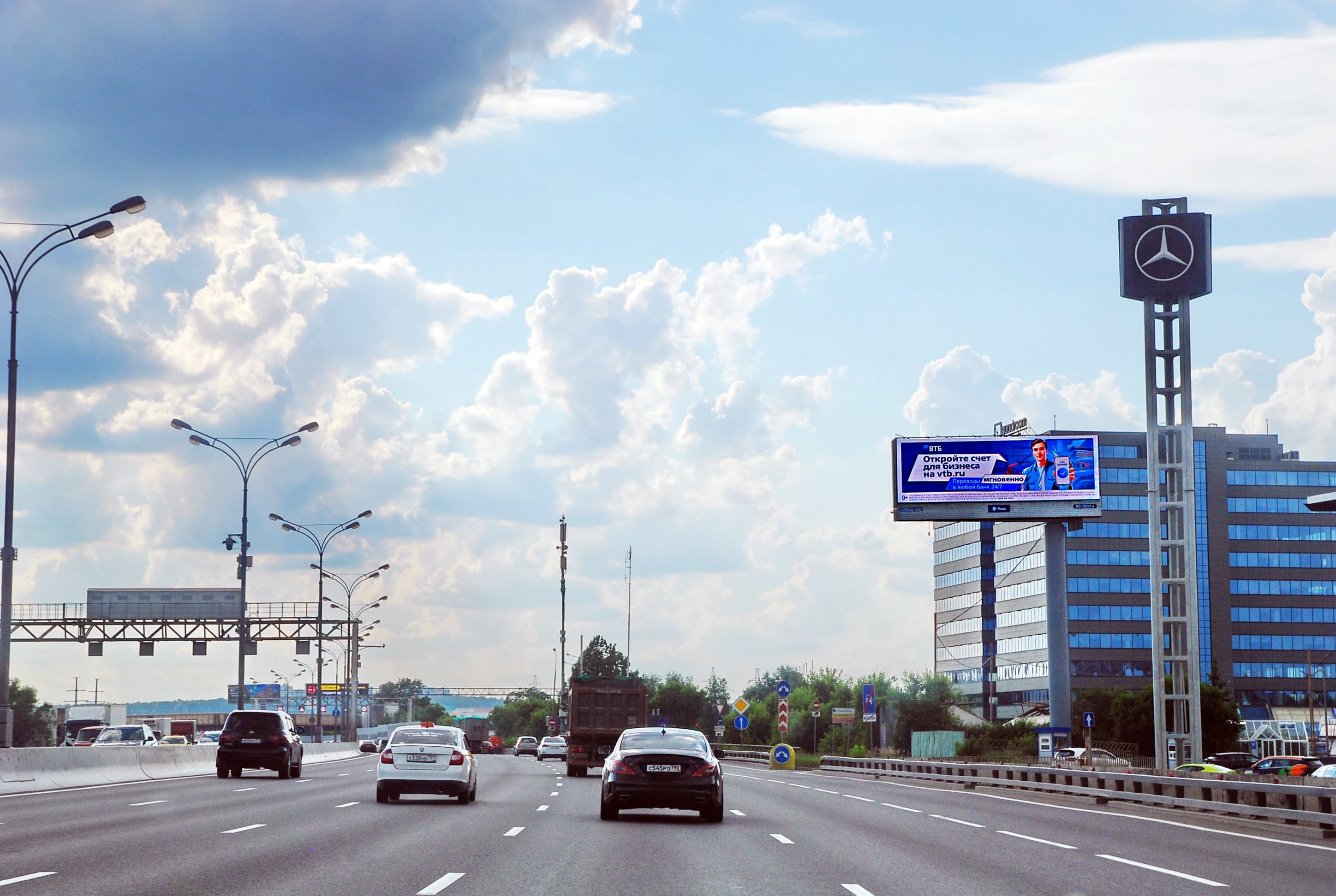 shit 3x6 Реклама big по адресу МКАД. внешняя, 92 км, Ярославское ш. - Осташковское ш. (Автофорум - Mercedes-Benz), (Digital)