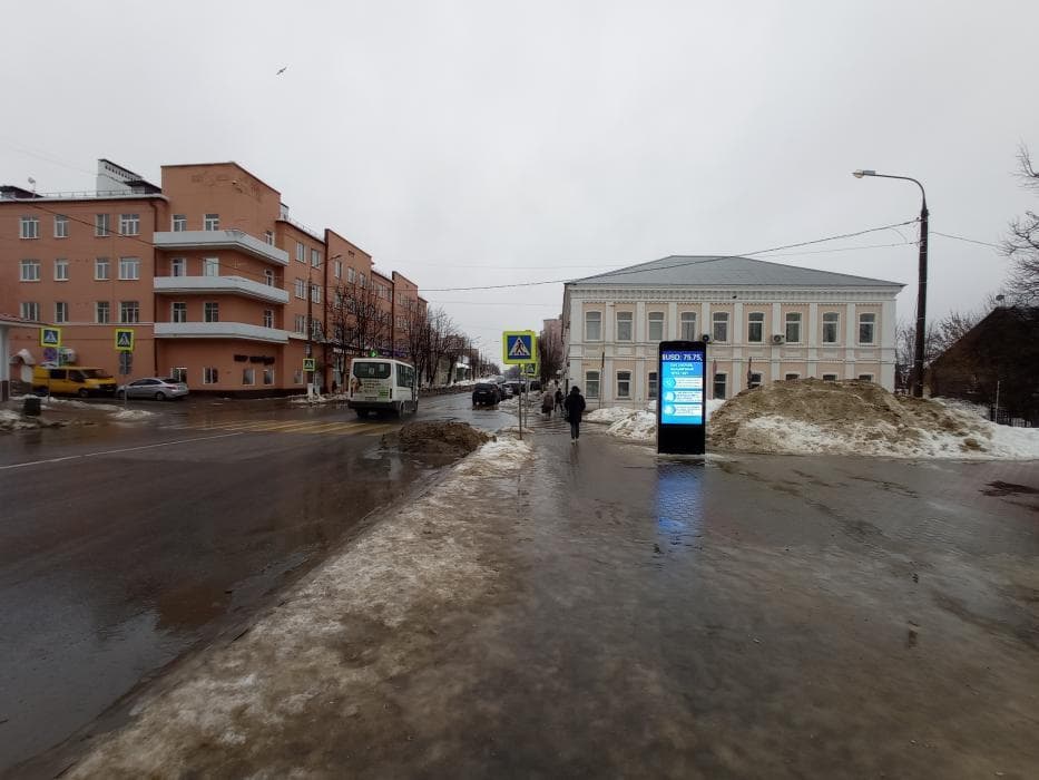 shit 3x6 Реклама 1.2x1.8 по адресу ул. 3 Интернационала, напротив дома 75 (остановка "Площадь Бугрова")