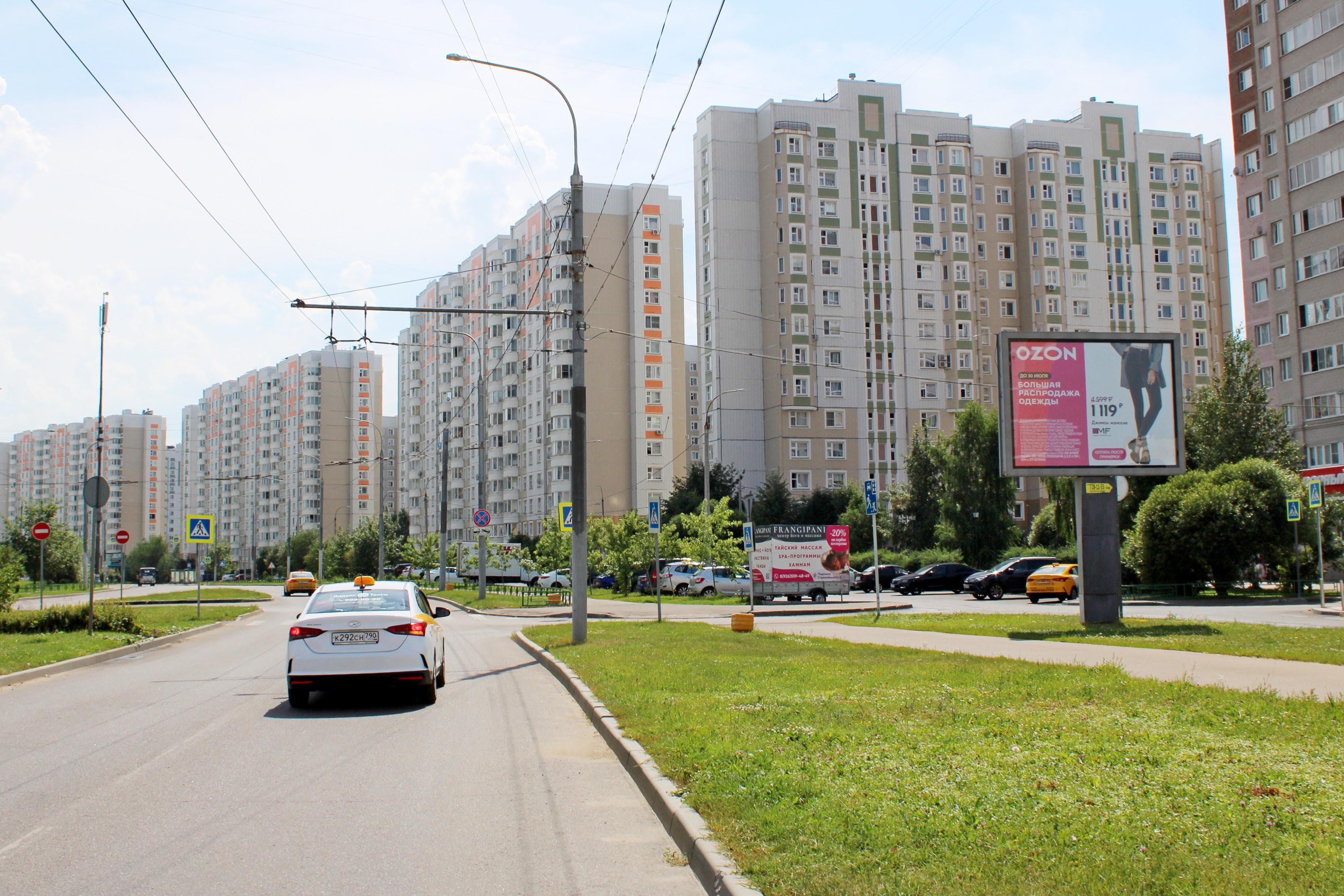 shit 3x6 Реклама 2.7x3.7 по адресу ул. Академика Доллежаля, перед поворотом на бульвар 65-летия Победы, д.7к1