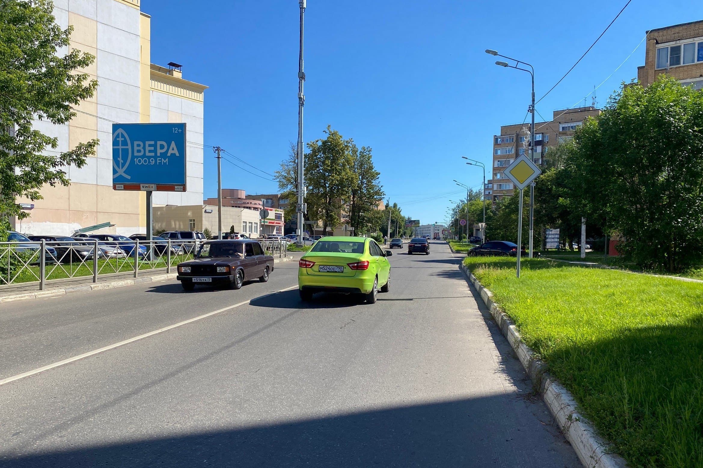 shit 3x6 Реклама 2.7x3.7 по адресу ул. Федеративная, д.19, рядом с магазином "Магнит", слева, CB57B