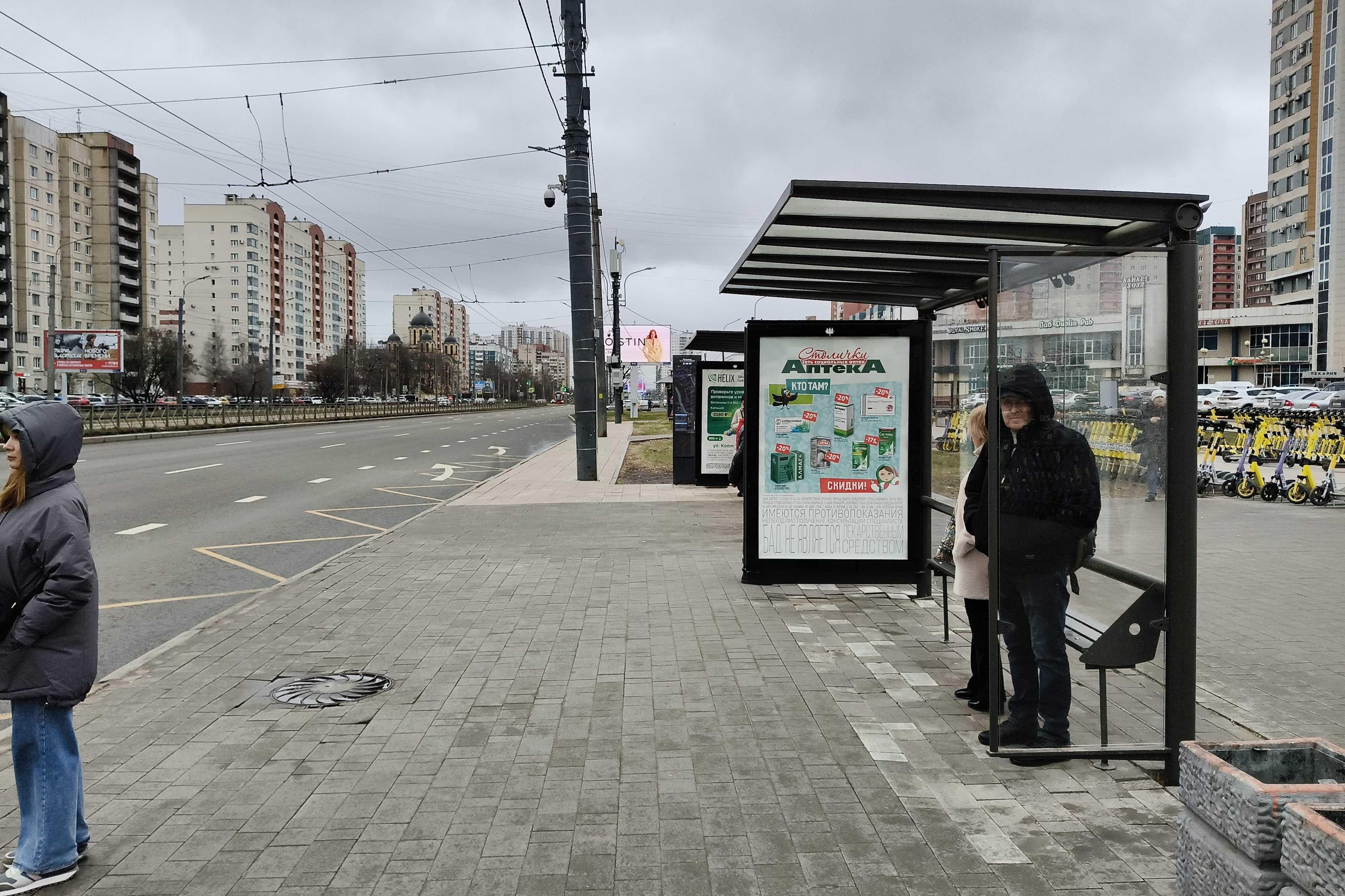 Коллонтай ул. 20 - ост. "Станция метро Проспект Большевиков", (СКК "Ледовый дворец"), поз. 1, сторона А Санкт-Петербург. Коллонтай ул. 20 - ост. "Станция метро Проспект Большевиков", (СКК "Ледовый дворец"), поз. 1, сторона А