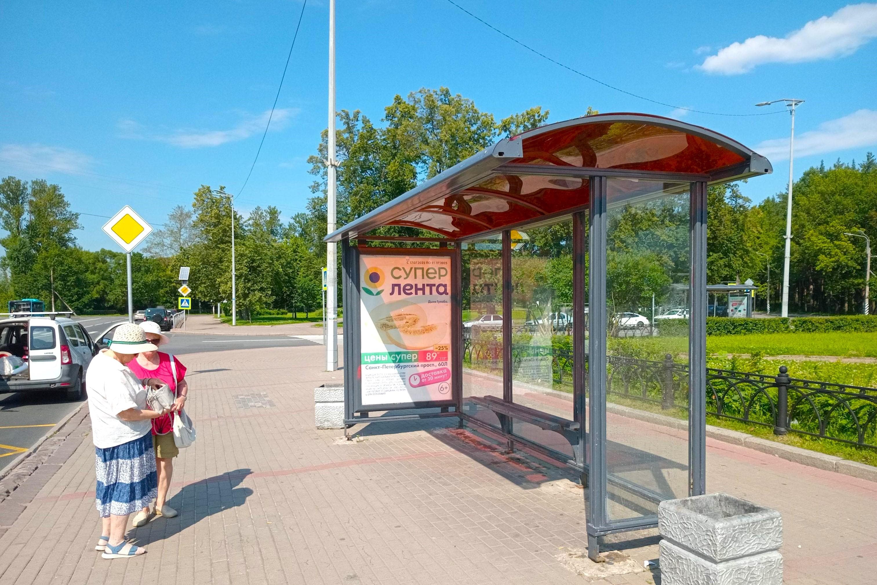 Петродворец МО, Привокзальная площадь 7 напротив - ост. "Станция Новый Петергоф", поз. 2, сторона А Санкт-Петербург. Петродворец МО, Привокзальная площадь 7 напротив - ост. "Станция Новый Петергоф", поз. 2, сторона А