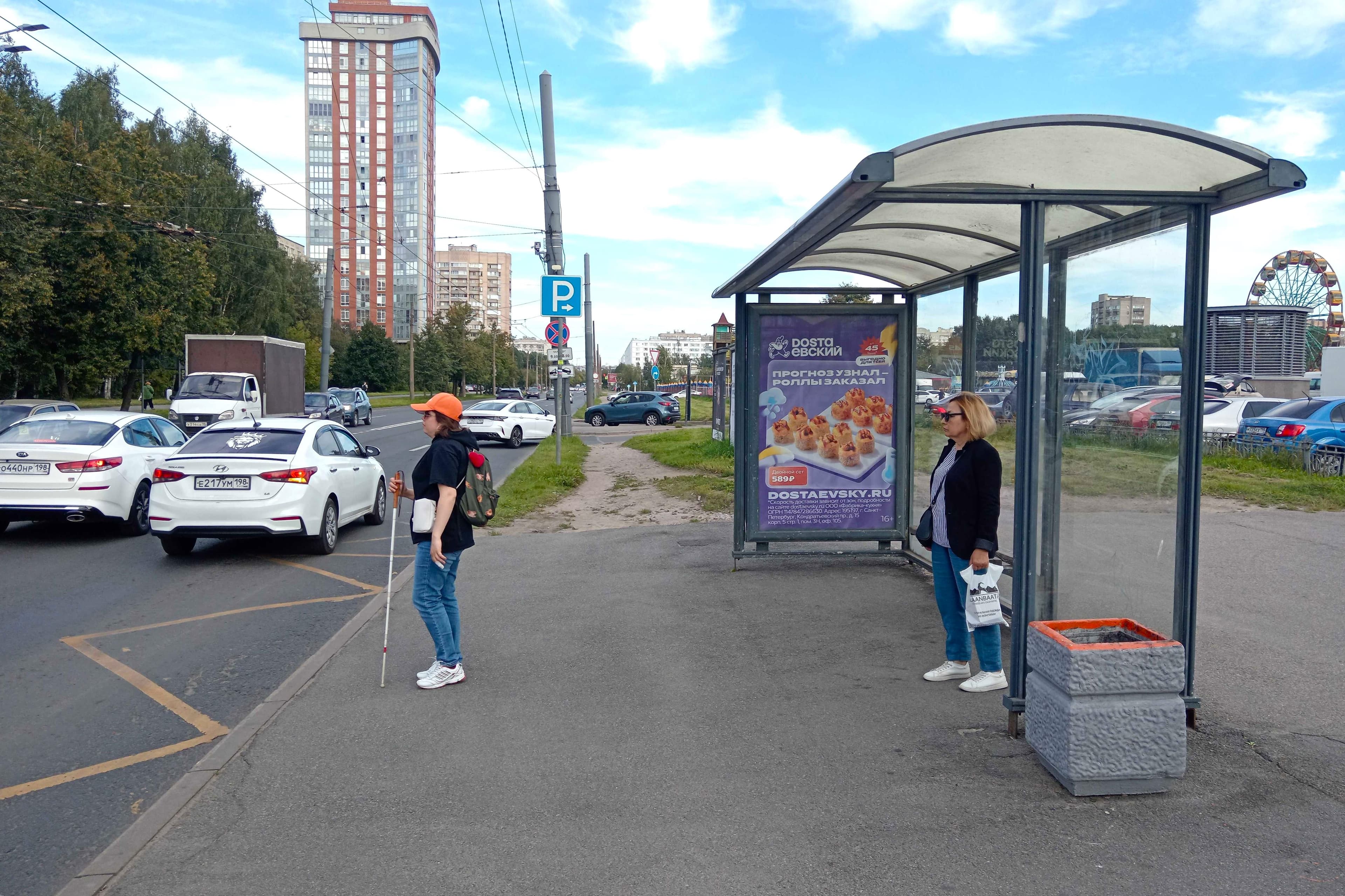 Подвойского ул. 22 напротив - ост. "Улица Подвойского", (светофор, "О'Кей"), сторона А Санкт-Петербург. Подвойского ул. 22 напротив - ост. "Улица Подвойского", (светофор, "О'Кей"), сторона А