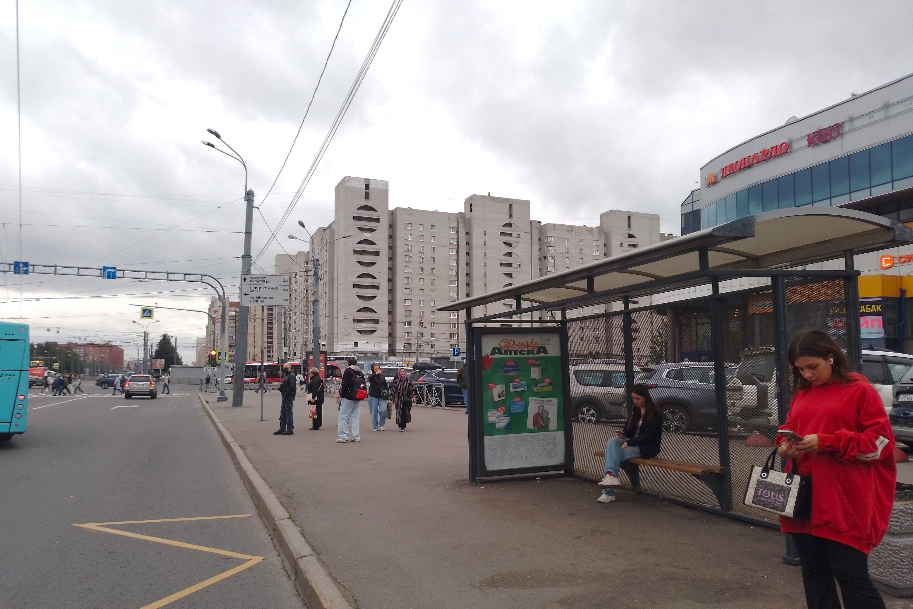 Просвещения проспект 19 - ост. "Станция метро Проспект Просвещения", (светофор, ТЦ "Норд"), поз. 3, сторона А Санкт-Петербург. Просвещения проспект 19 - ост. "Станция метро Проспект Просвещения", (светофор, ТЦ "Норд"), поз. 3, сторона А