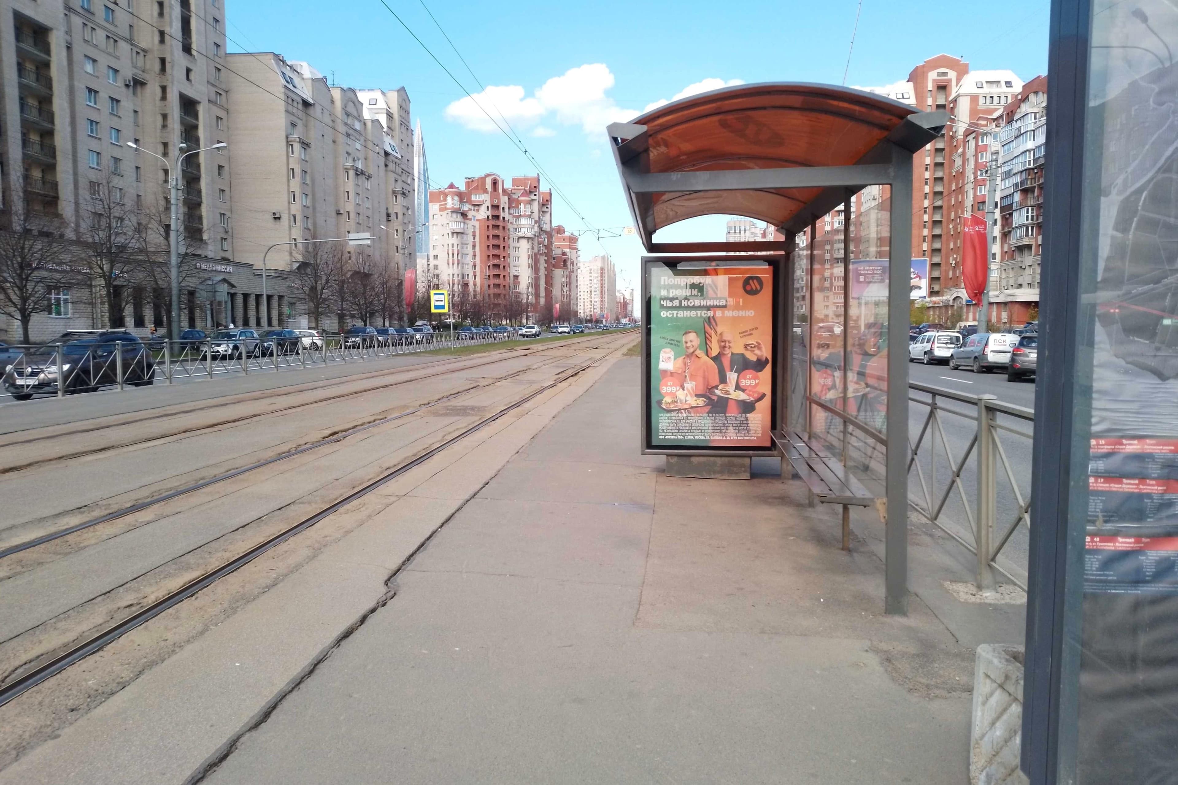 Савушкина ул. 131 напротив - ост. "Яхтенная улица", (светофор), сторона А Санкт-Петербург. Савушкина ул. 131 напротив - ост. "Яхтенная улица", (светофор), сторона А