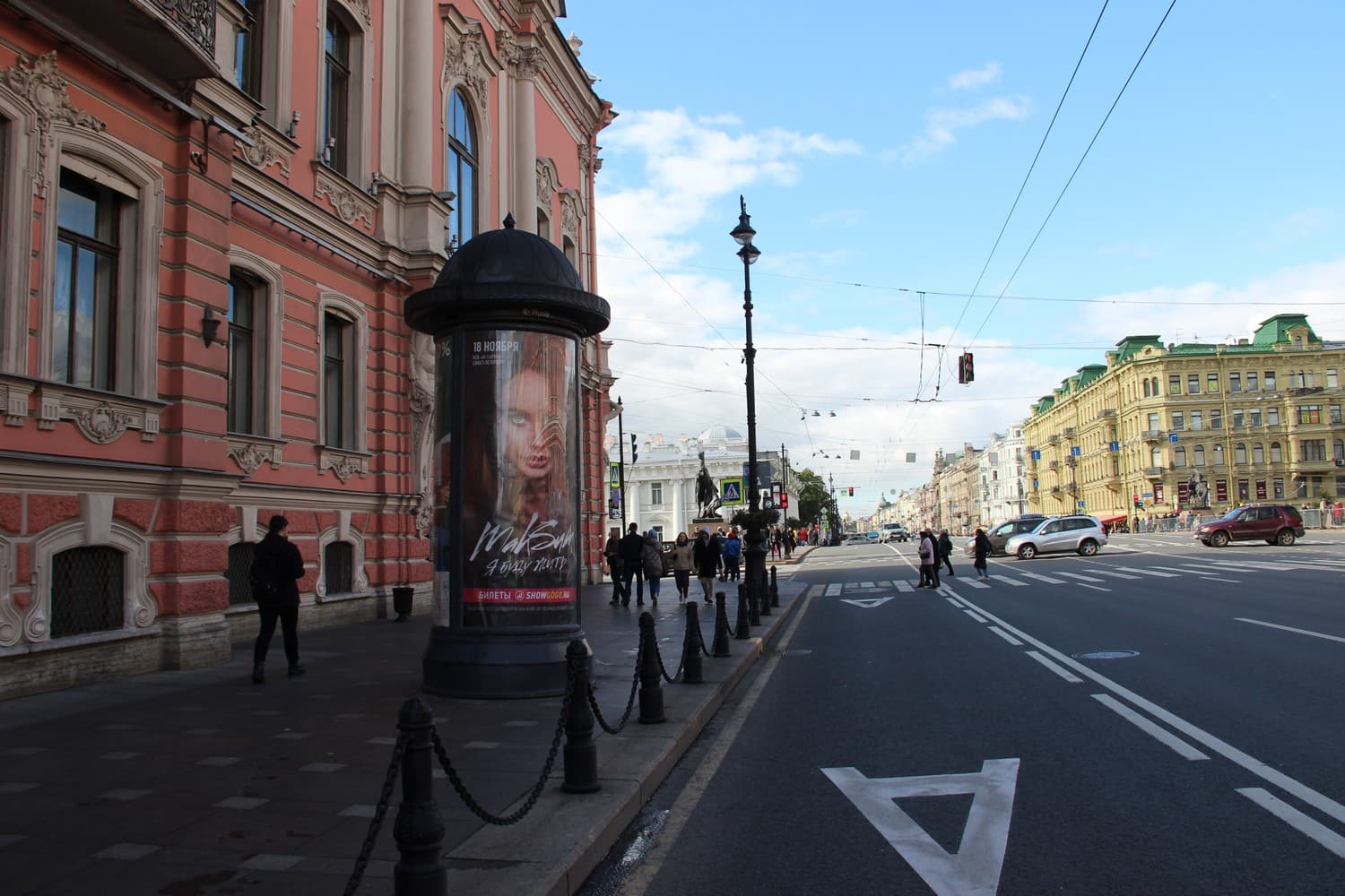 Невский проспект 41, (светофор, Аничков мост), сторона Б Санкт-Петербург. Невский проспект 41, (светофор, Аничков мост), сторона Б