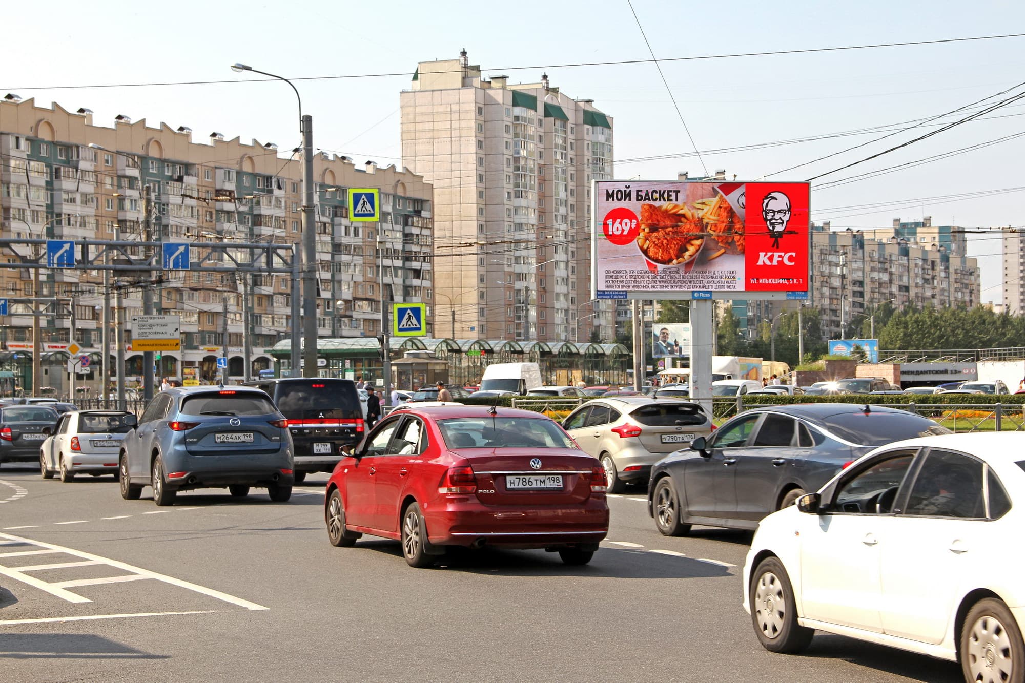 Комендантский проспект, нечетная сторона, после Х с ул. Уточкина, (светофор, м. "Комендантский проспект"), сторона А1 Санкт-Петербург. Комендантский проспект, нечетная сторона, после Х с ул. Уточкина, (светофор, м. "Комендантский проспект"), сторона А1