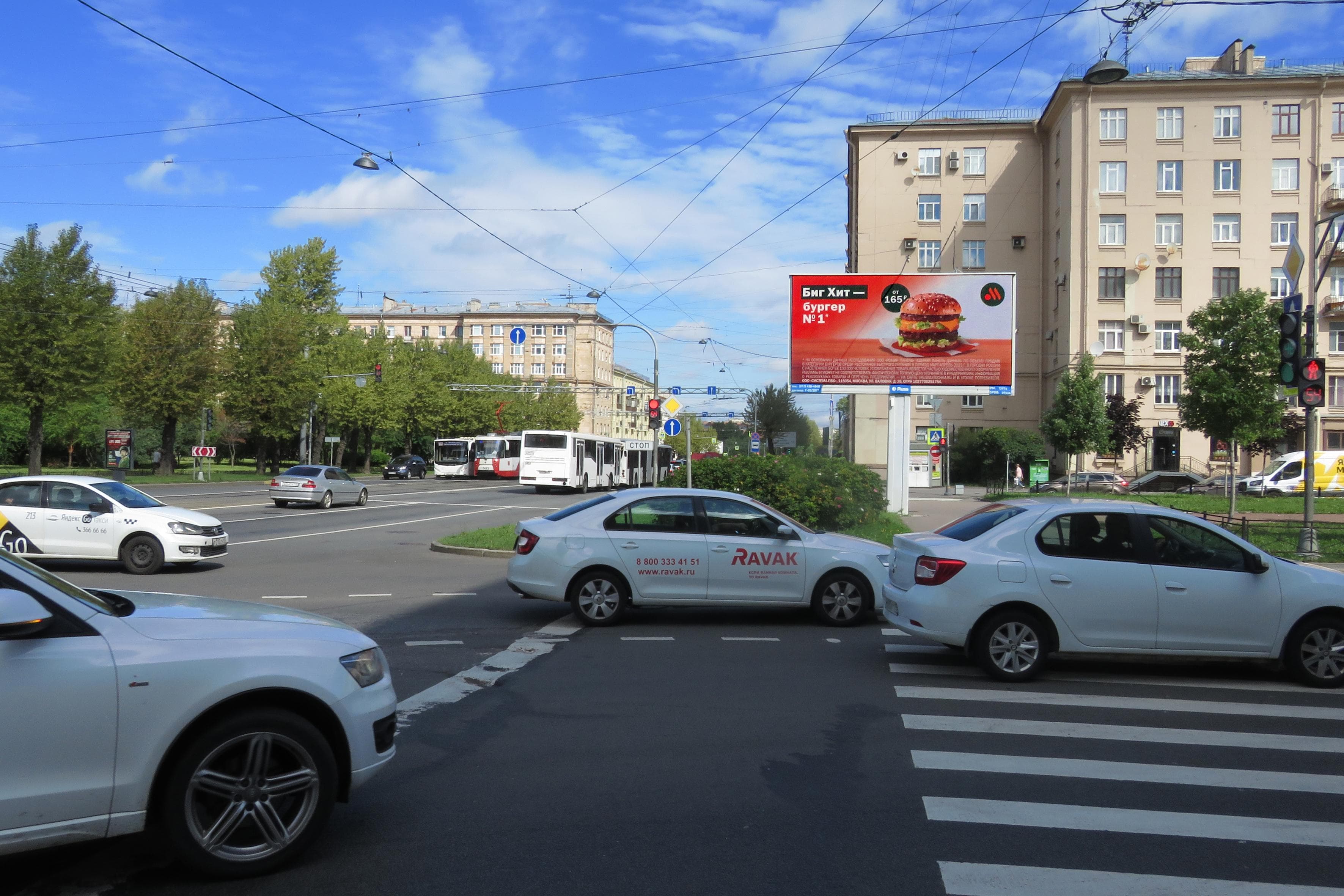 Ленсовета ул., четная сторона, после Х с ул. Типанова, (светофор), сторона А1 Санкт-Петербург. Ленсовета ул., четная сторона, после Х с ул. Типанова, (светофор), сторона А1