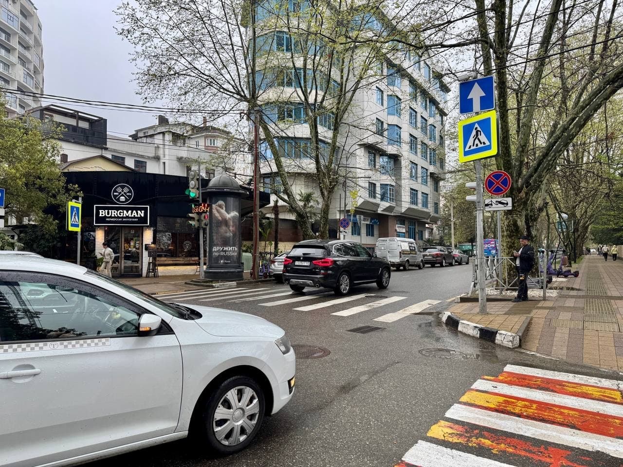 shit 3x6 Реклама 1.4x3 по адресу Орджоникидзе ул. Х Соколова ул. (напротив гостиницы "Приморская")