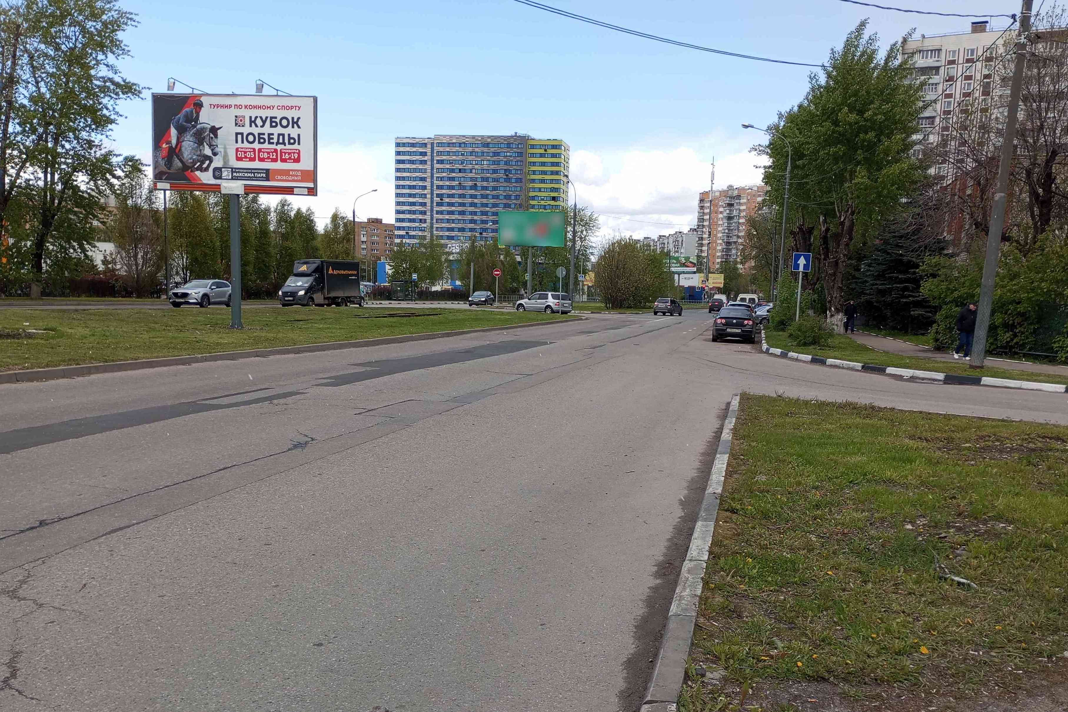 Реклама 3x6 по адресу Коммунальная ул. д.8 напротив, на разделительной полосе, 199A1