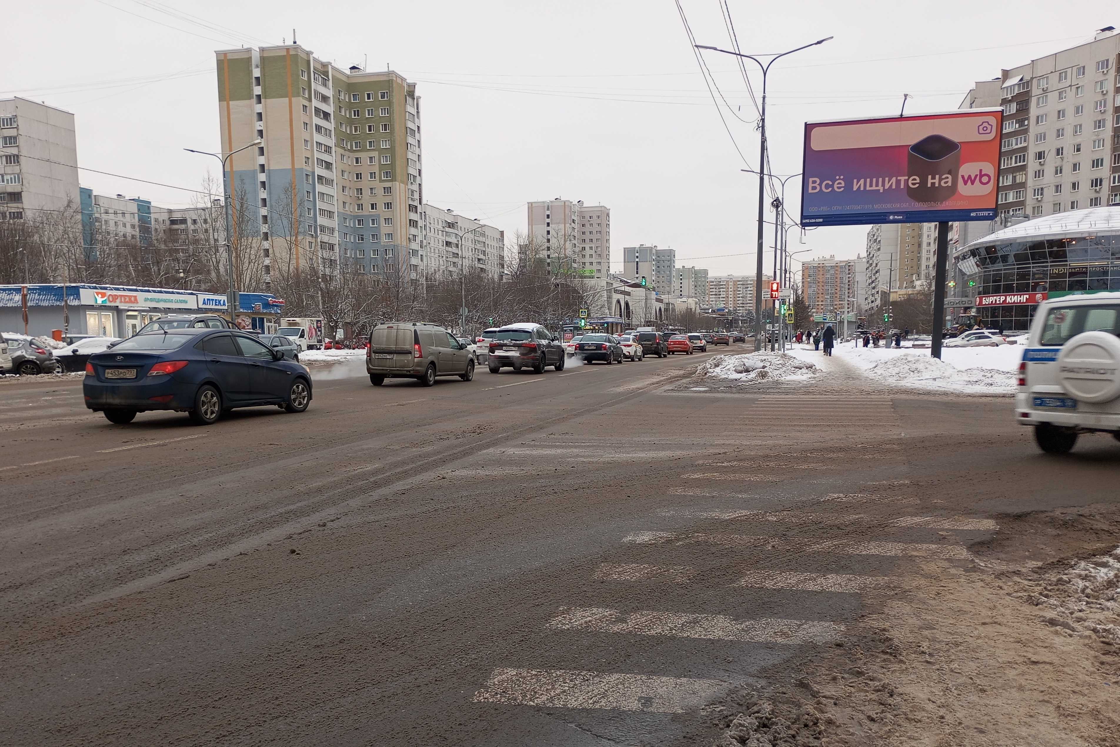 Реклама 3x6 по адресу пр-т Космонавтов, д. 23 А (напротив), ТЦ "№1", №DBB629A