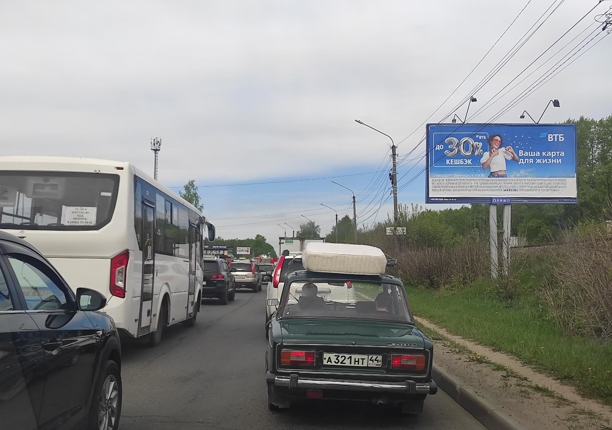 Реклама 3x6 по адресу Ю. Смирнова ул., д. 87 (ТЦ "Стометровка")