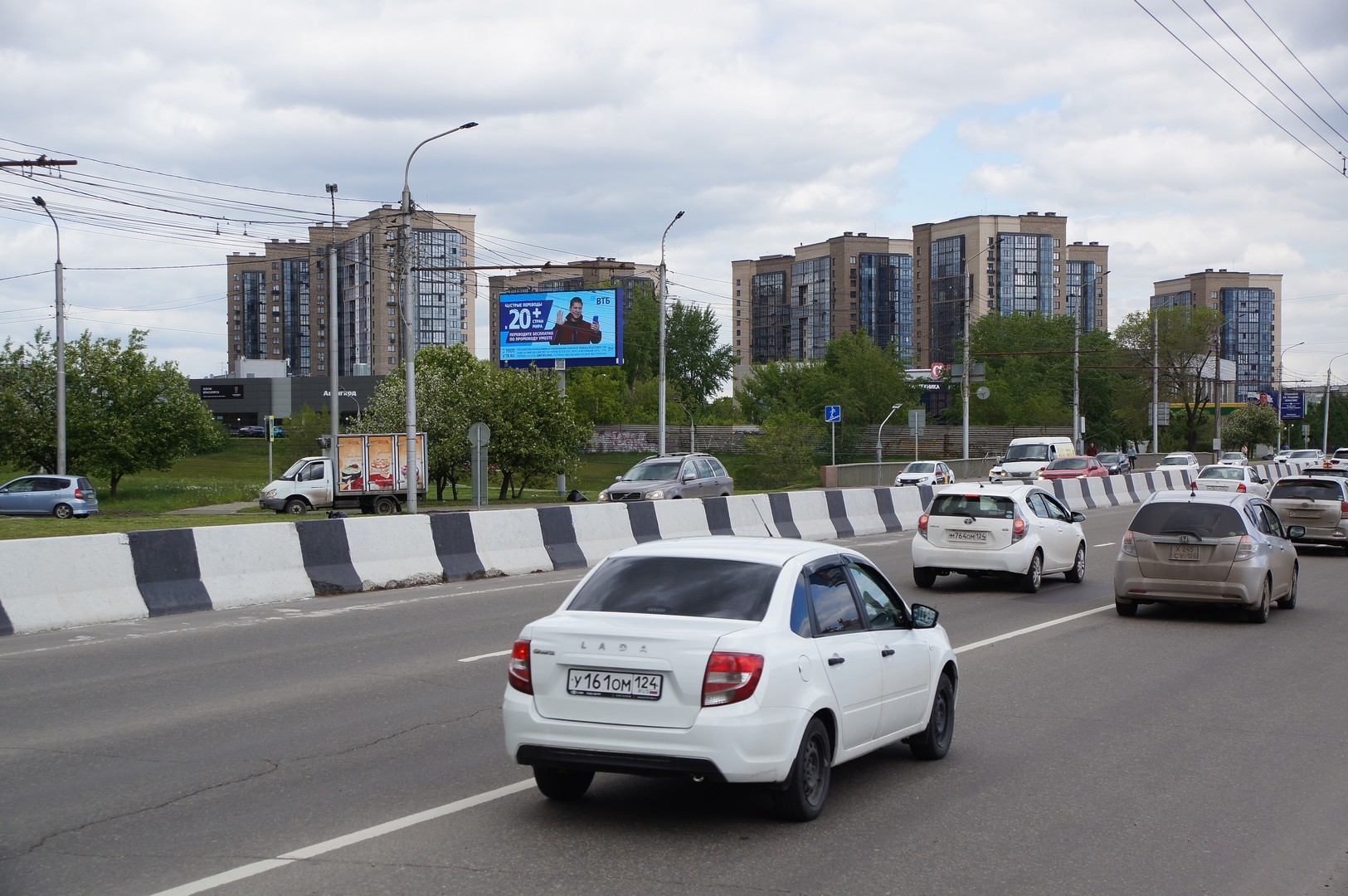 Реклама 3x6 по адресу Партизана Железняка перед съездом на ул. Авиаторов в сторону ул. Белинского (Digital)