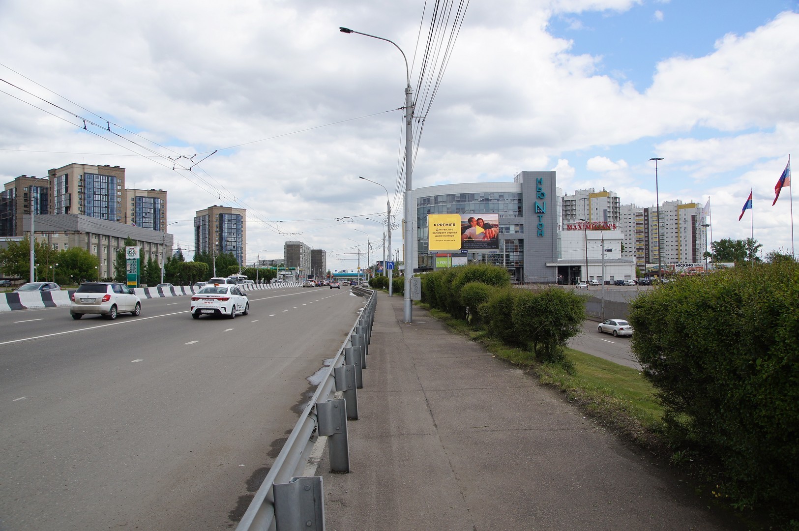 Реклама 3x6 по адресу Партизана Железняка ул., д. 23 (ТРЦ Июнь) (Digital)