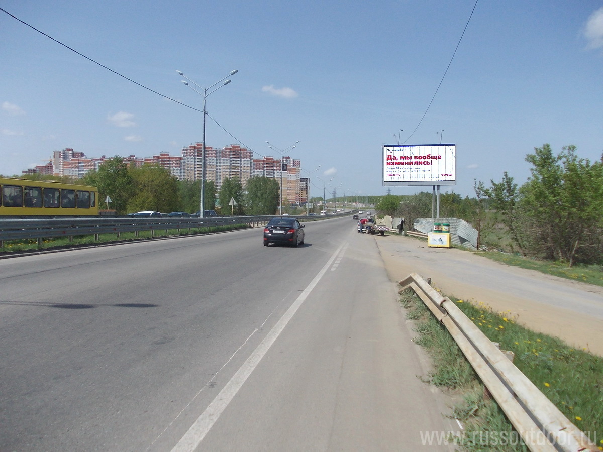 Реклама 3x6 по адресу Елецкое шоссе напротив ТЦ Ривьера  (призма)